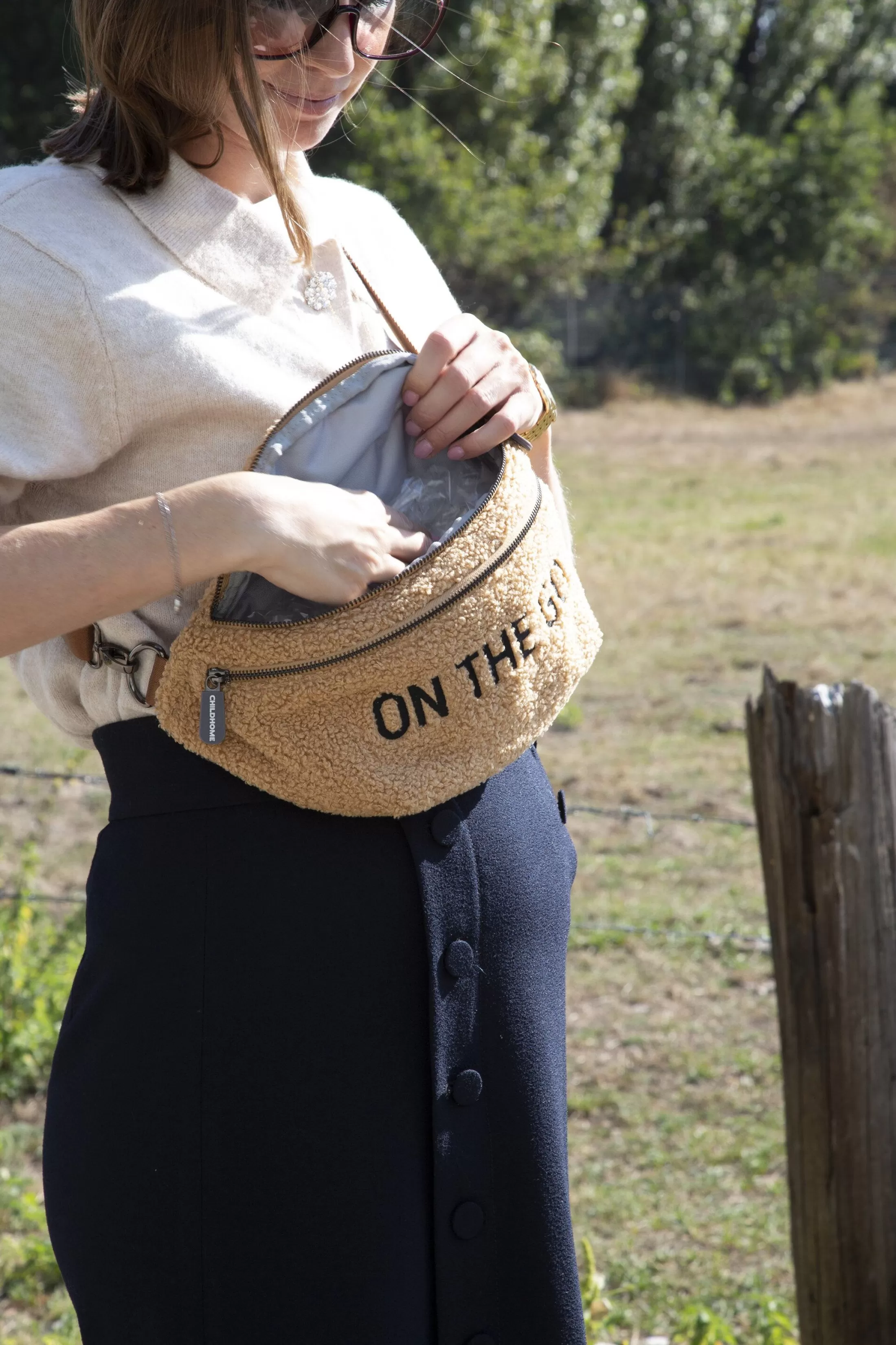 Shop Banana Bag On The Go Sac De Hanche - Teddy Brun Banana Bag | Banana Bag