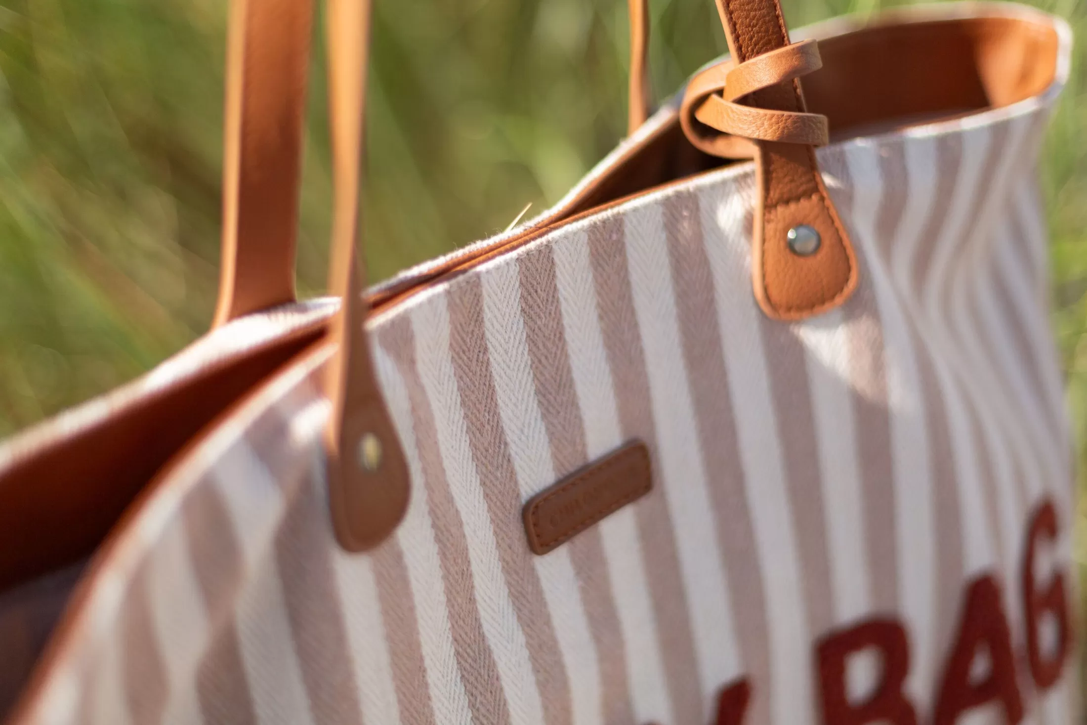 family_bag_sac__langer___rayures__nudeterracotta_4.webp Hot Family Bag Sac à Langer - Rayures - Nude/Terracotta Family Bag | Family Bag