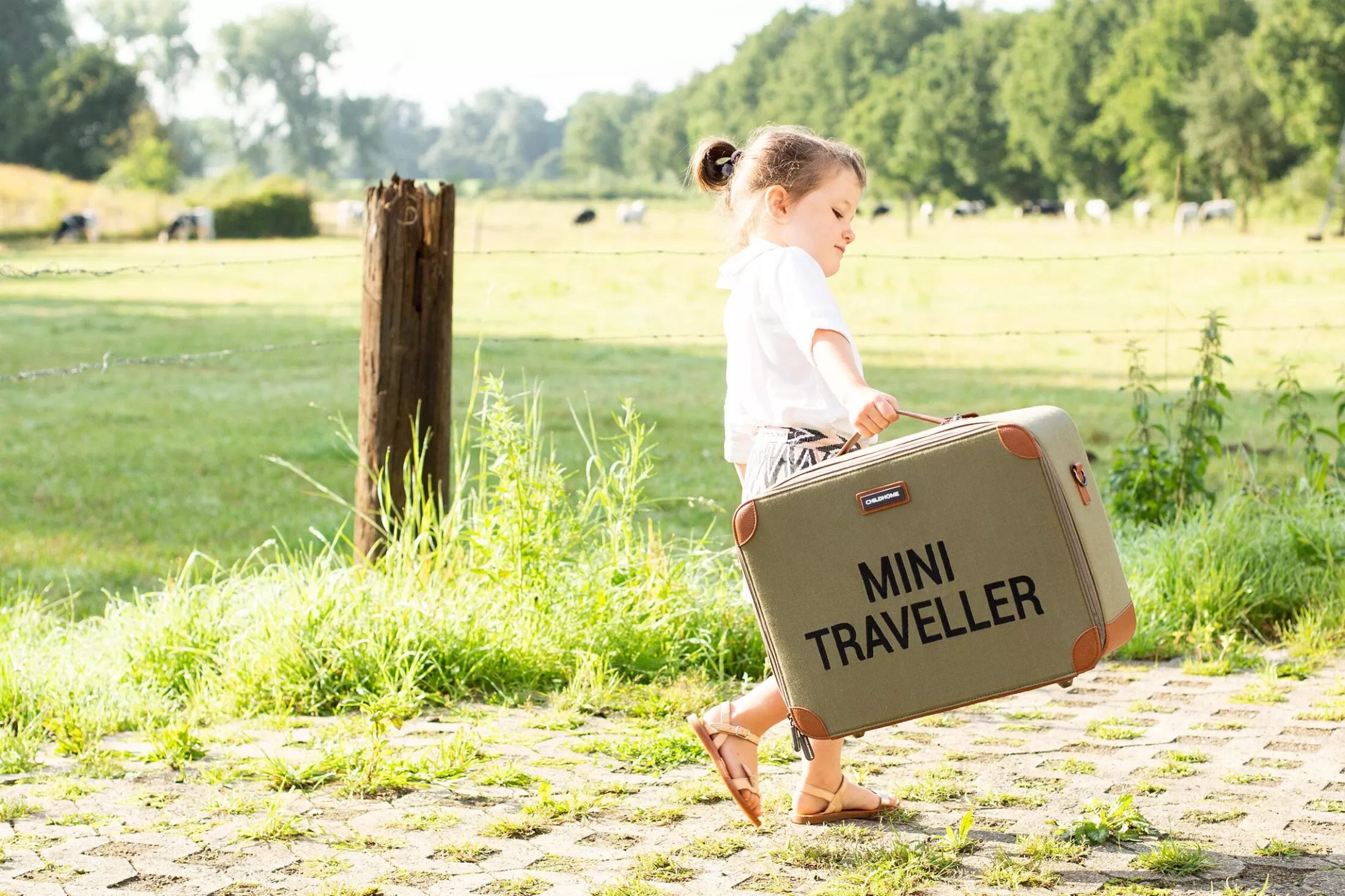 mini_traveller_valise_enfant__toile__kaki_4.webp Sale Mini Traveller Valise Enfant - Toile - Kaki Kids Bags | Kids Bags